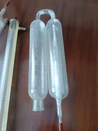 Antiguo material de laboratorio