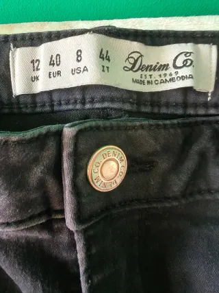 Pantalón vaquero negro