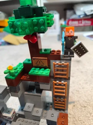 LEGO Minecraft 21147 La Aventura Subterránea