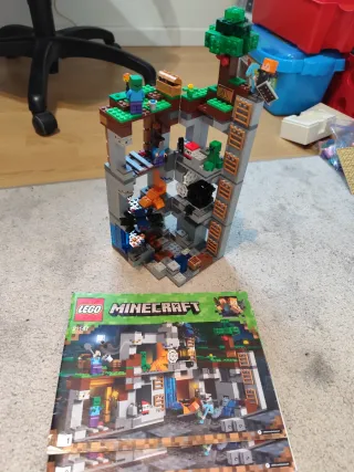LEGO Minecraft 21147 La Aventura Subterránea