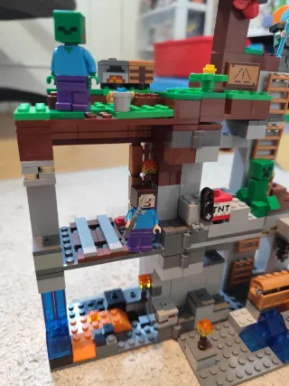 LEGO Minecraft 21147 La Aventura Subterránea