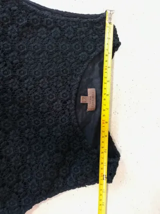 Top Cortefiel calado negro