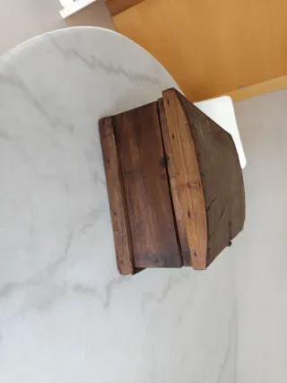 Antigua caja de madera +100 años