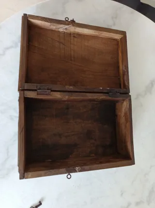 Antigua caja de madera +100 años