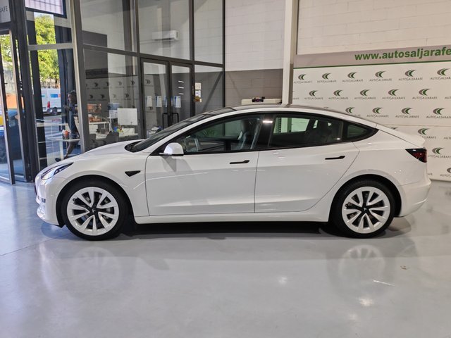 Tesla Model 3 RWD