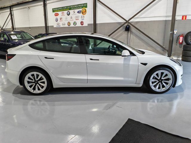 Tesla Model 3 RWD