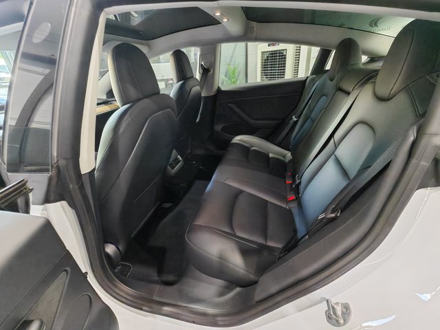 Tesla Model 3 RWD