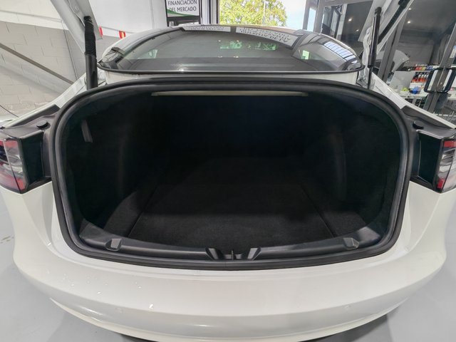 Tesla Model 3 RWD