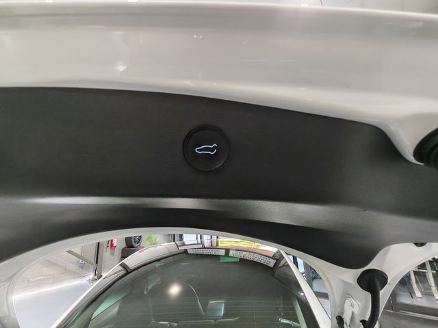 Tesla Model 3 RWD