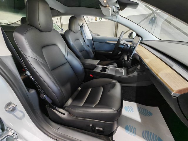 Tesla Model 3 RWD