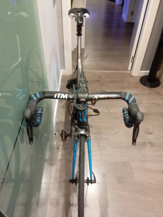 Bicicleta BH G6 PRO DI2 + Mavic Cosmic CXR 60C