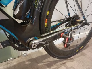 Bicicleta BH G6 PRO DI2 + Mavic Cosmic CXR 60C