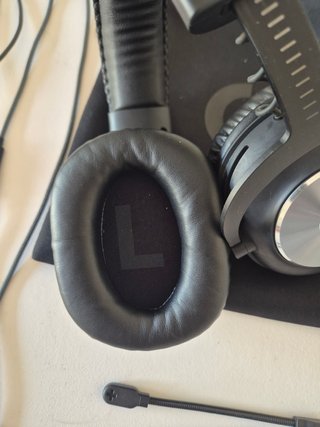 Auriculares Gaming Logitech G Pro + Accesorios