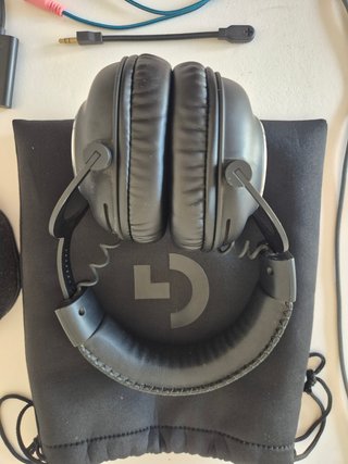 Auriculares Gaming Logitech G Pro + Accesorios