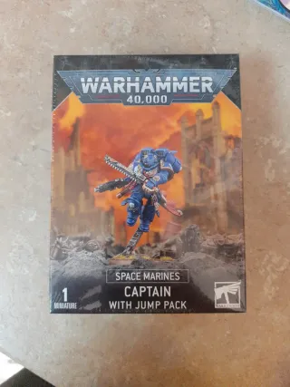 Warhammer 40,000 Space Marines Captain