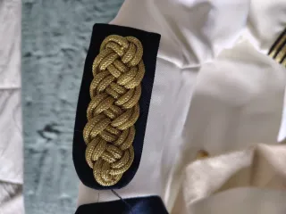Traje Almirante Comunión Blanco y Dorado