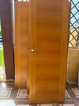 Puertas de madera maciza