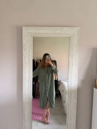 Vestido largo verde estilo camisero