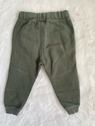 Pantalón deportivo ZARA verde oliva 18-24m
