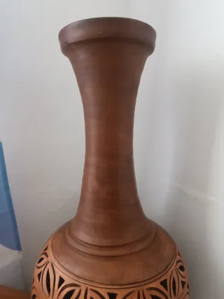 Jarrón de terracota antiguo