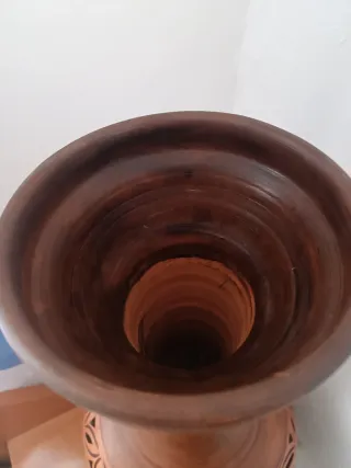 Jarrón de terracota antiguo