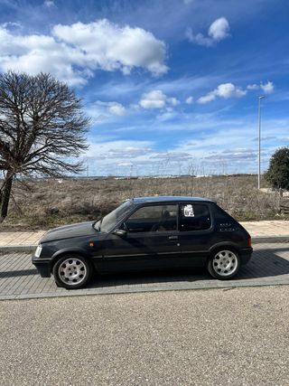 Peugeot 205 GTI