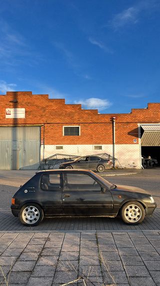 Peugeot 205 GTI