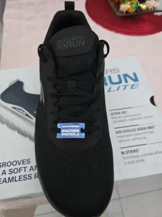 Skechers GORUN Scarpe da Uomo Nere