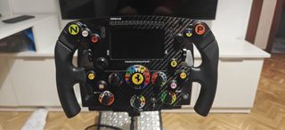Volante Thrustmaster Ferrari SF1000