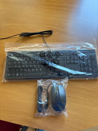 Teclado y ratón HP con cable. Completamente nuevos