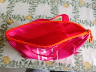 Neceser rosa 3INA con cremallera naranja