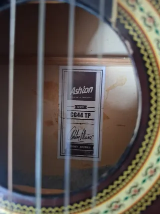 Guitarra Ashton CG44TP