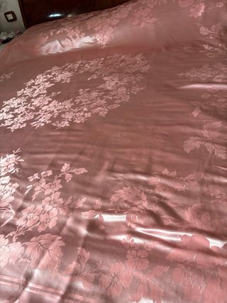 Copriletto in Seta Rosa con Bordi