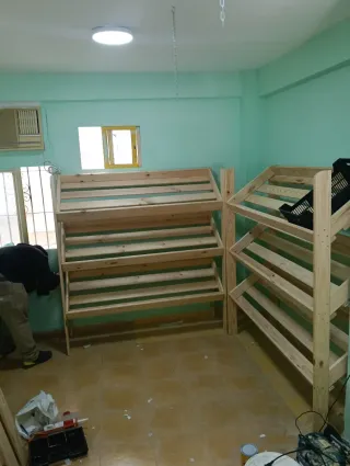 4.Estantería de madera para frutería