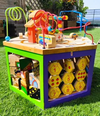 Juego de mesa de madera para niños
