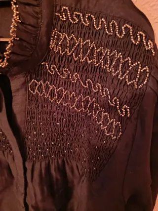 Blusa Hoss Intropia Negra Bordada