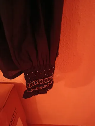 Blusa Hoss Intropia Negra Bordada