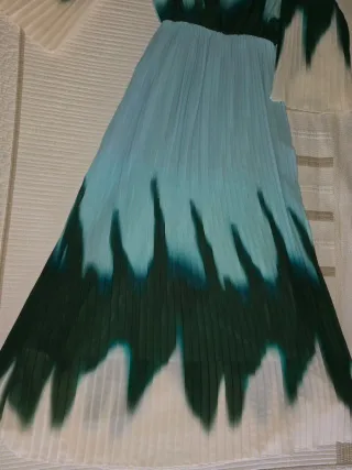 Vestido largo plisado verde y turquesa