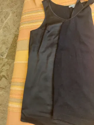 Lote Blusa Flores y Camiseta Negra