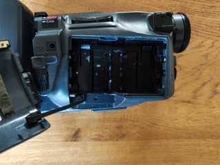 Videocamera Hitachi VM-E110E 8mm Funzionante