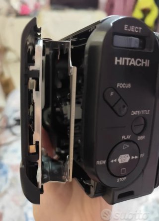 Videocamera Hitachi VM-E110E 8mm Funzionante