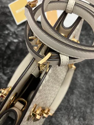 Bolso Michael Kors Beige y Dorado