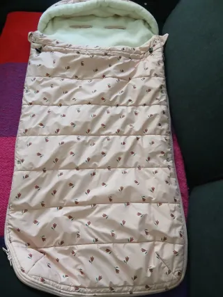 Saco para carrito de bebé con estampado floral