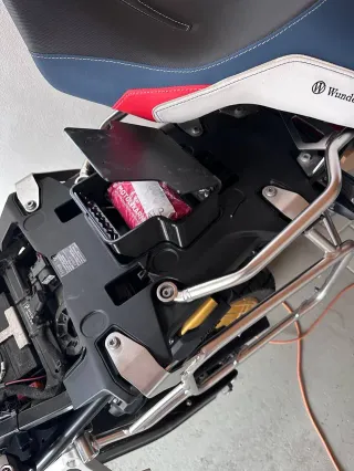 Caja Herramientas BMW F900GSA