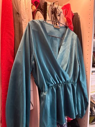 Camisa verde azulado satinada