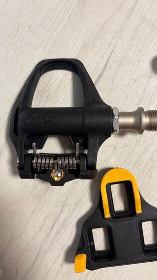 Pedales y calas carretera