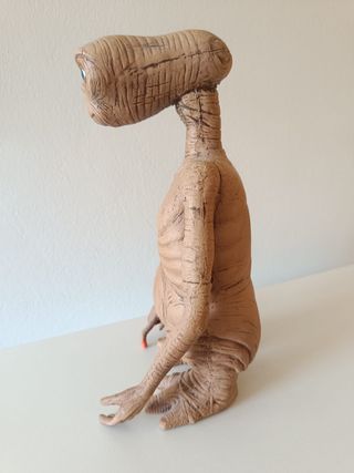 E.T. Figura NECA Latex 30cm Edición Limitada