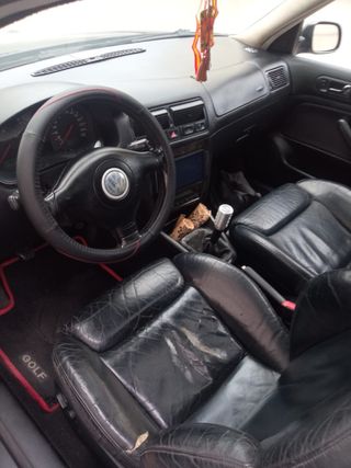 Volkswagen Golf 2004