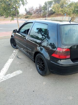 Volkswagen Golf 2004