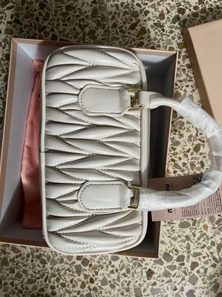 Borsa Miu Miu Bianca e Dorata